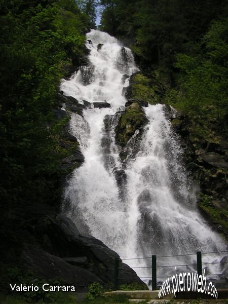 30  La mitica cascata della Val Sambuzza.JPG